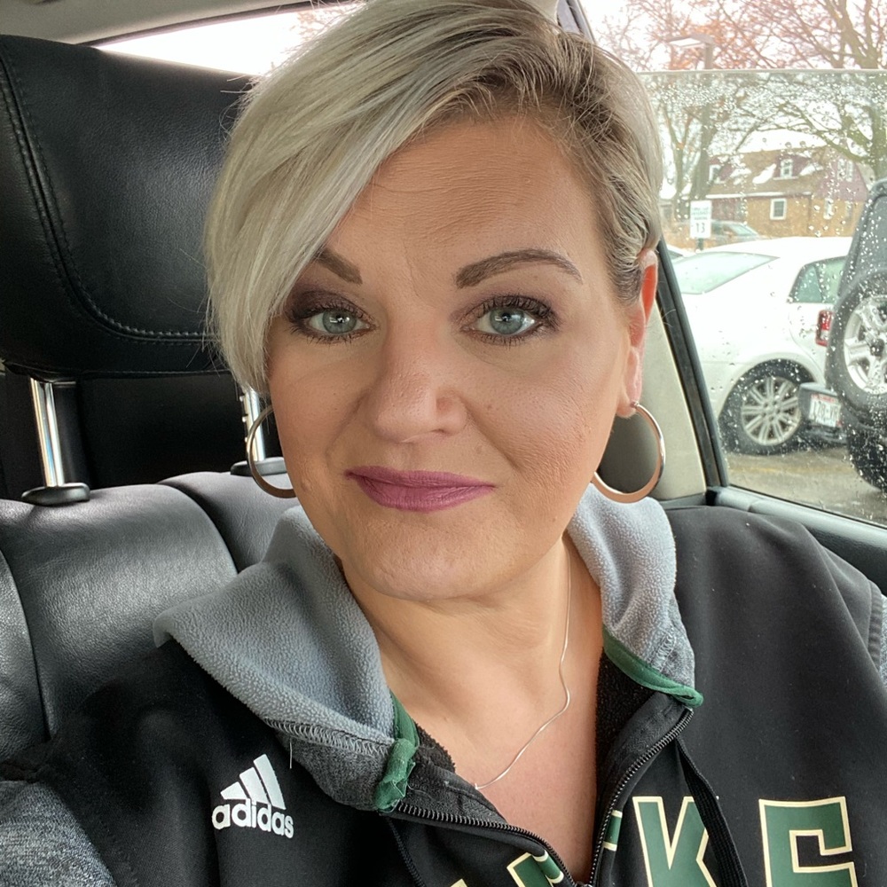 Meet your Posher, Courtney